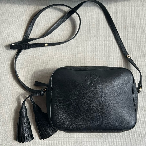 NWOT Tory Burch Thea Black Leather Crossbody Bag with Tassel - Picture 1 of 4